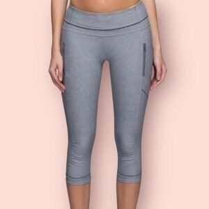 Lululemon Athletica Heather Gray Capri Leggings Waist 15in